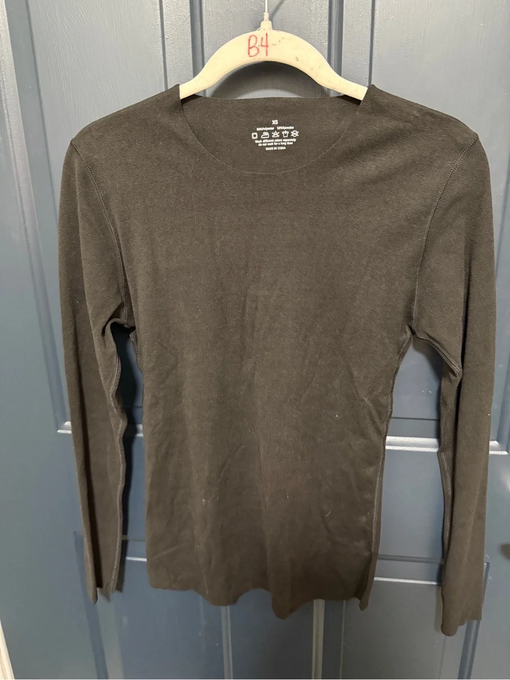 Classic Women's Long Sleeve Crewneck Tee - Black